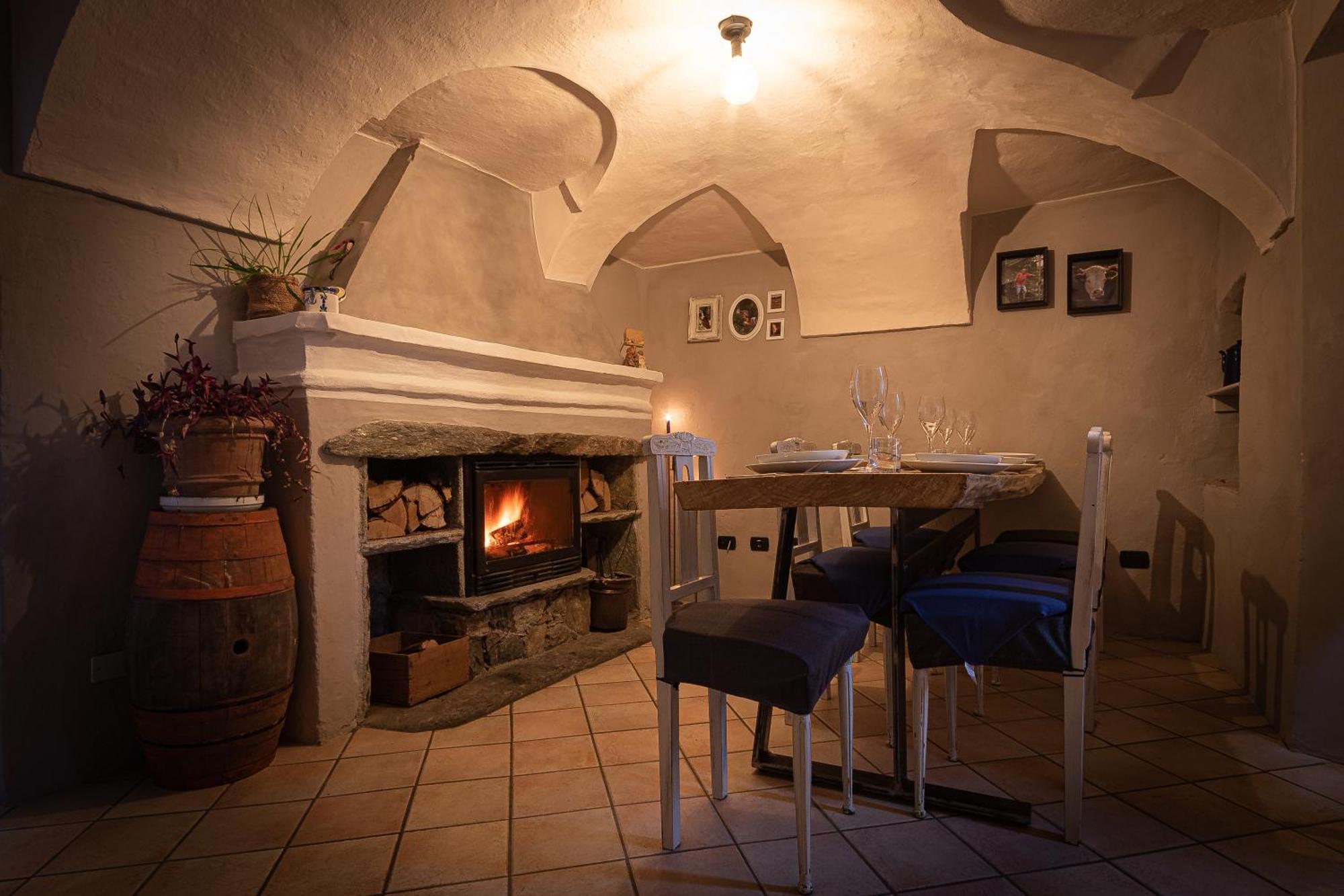 Bed and Breakfast Relais del Brigante à Settimo Vittone Extérieur photo